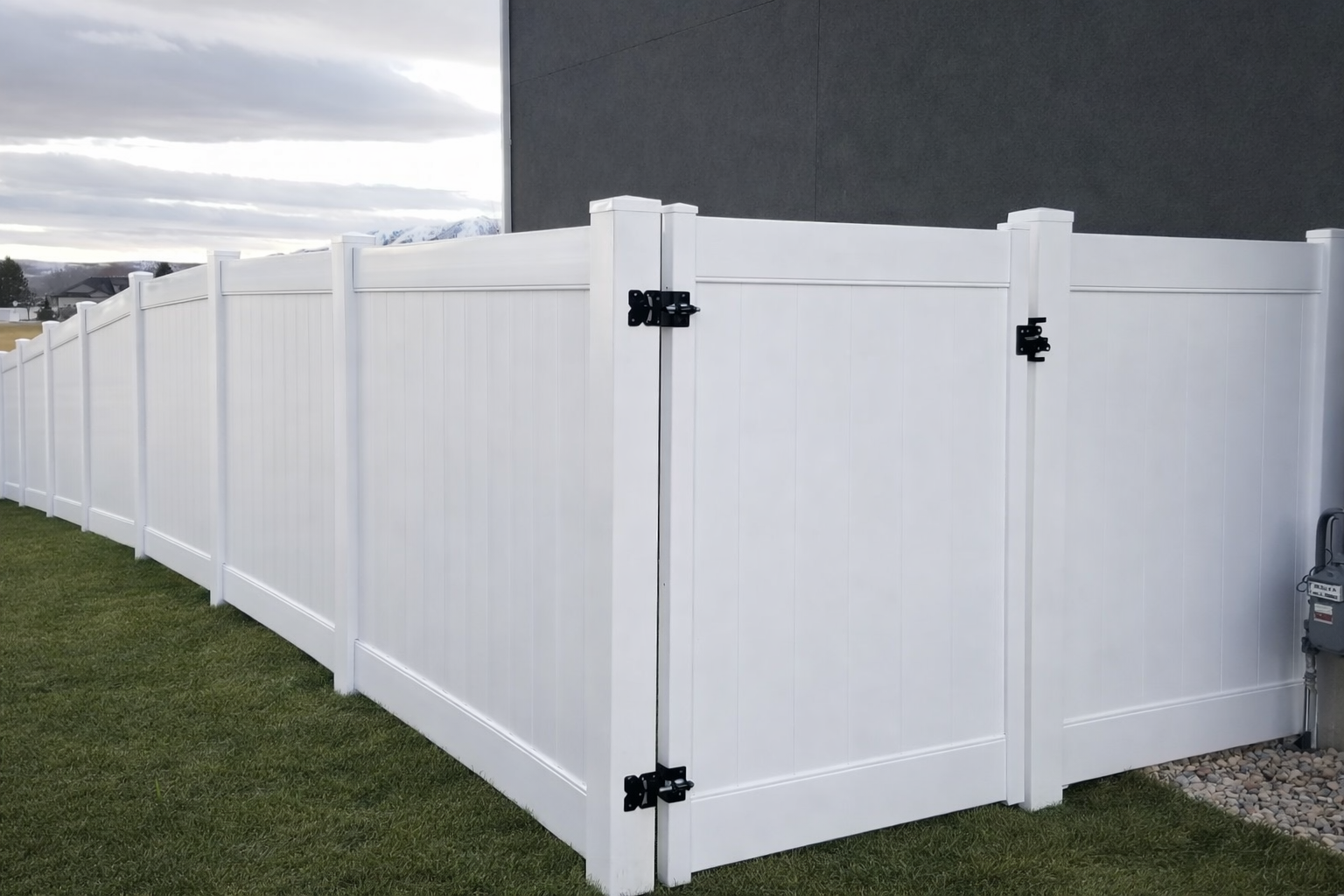 Vinyl Privacy | White